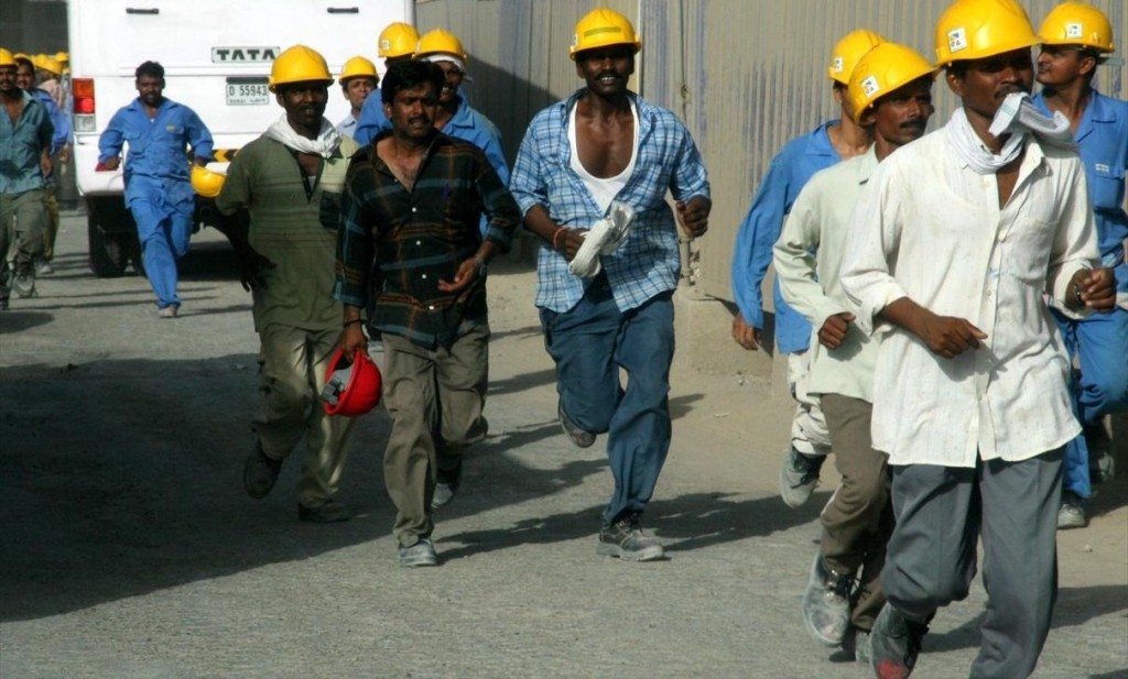 Burj_Dubai_Construction_Workers_on_4_June_2007