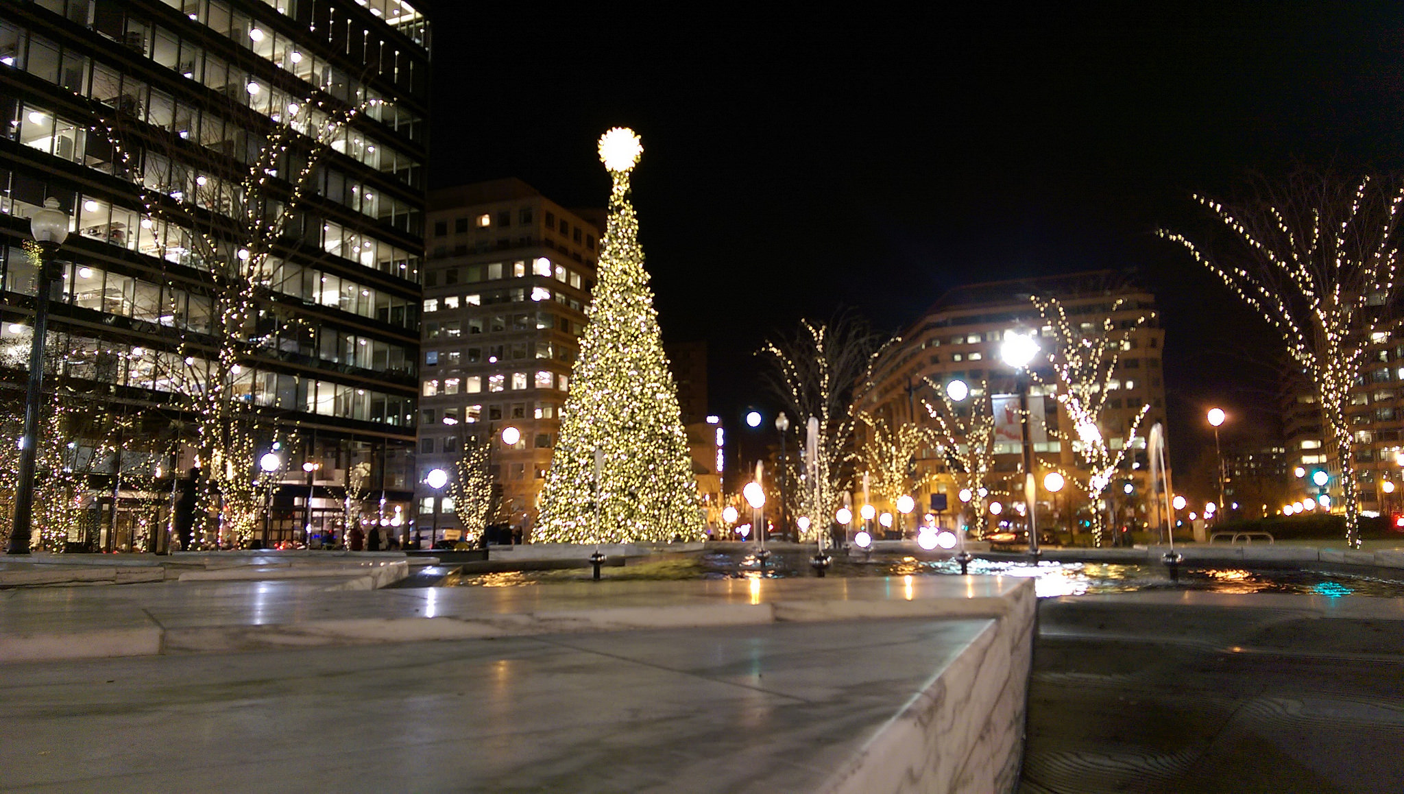 Christmas Lights in Washington DC, United States. Flickr - Kelvin Flores.