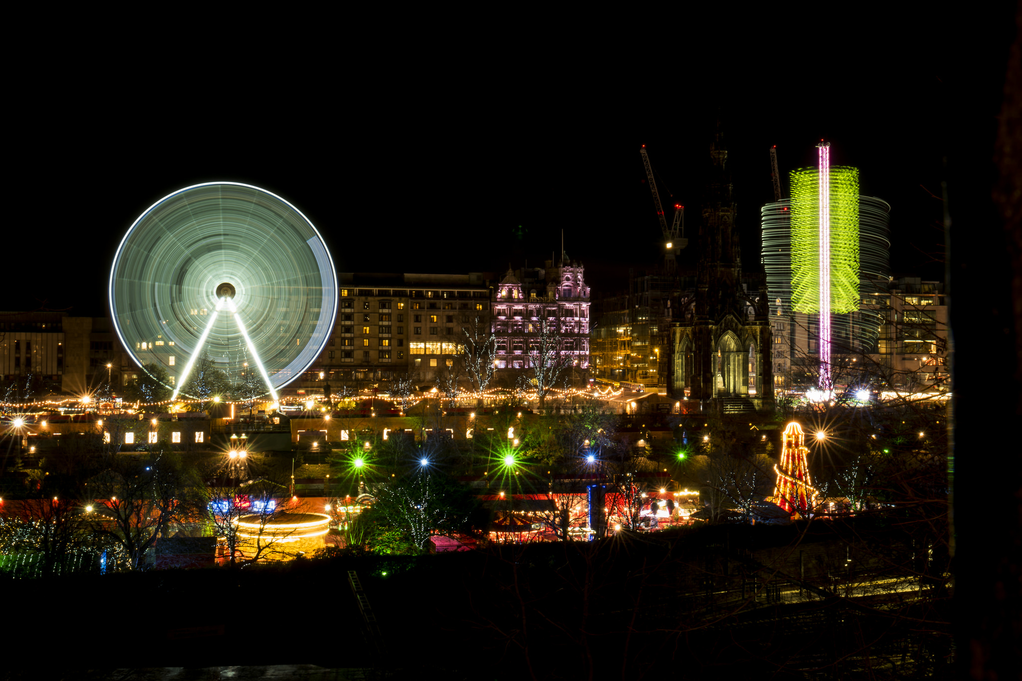 Edinburgh Christmas Market, Scotland. Flickr - Alasdair.