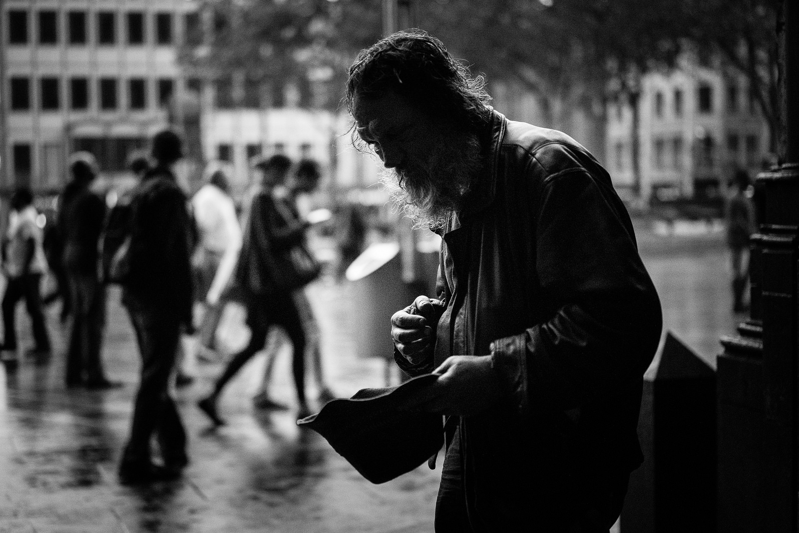 Seorang pengemis tua. Jerman. Flickr - richard overtoom.