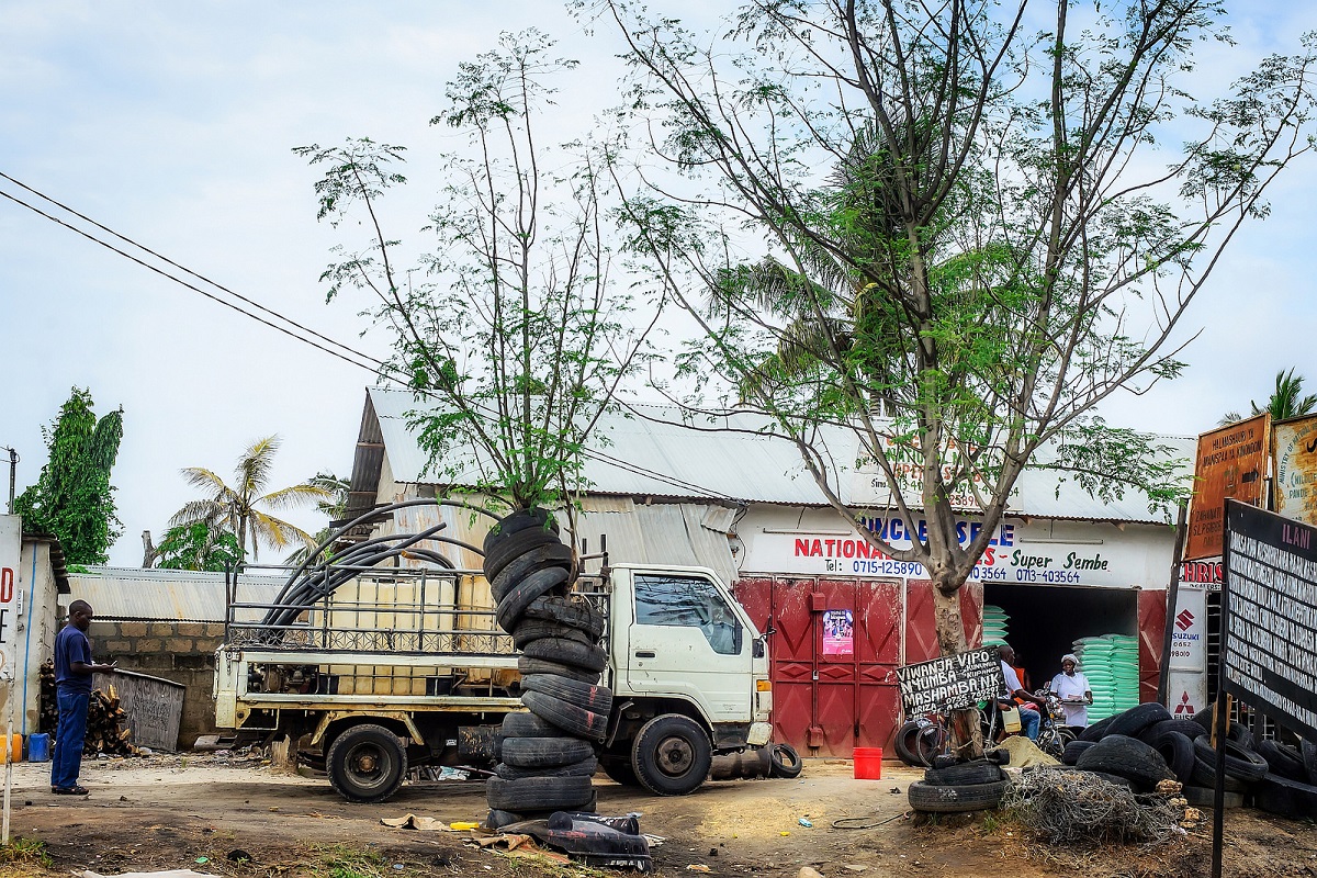 Street scene in Tanzania. Flickr - Christiane Birr.