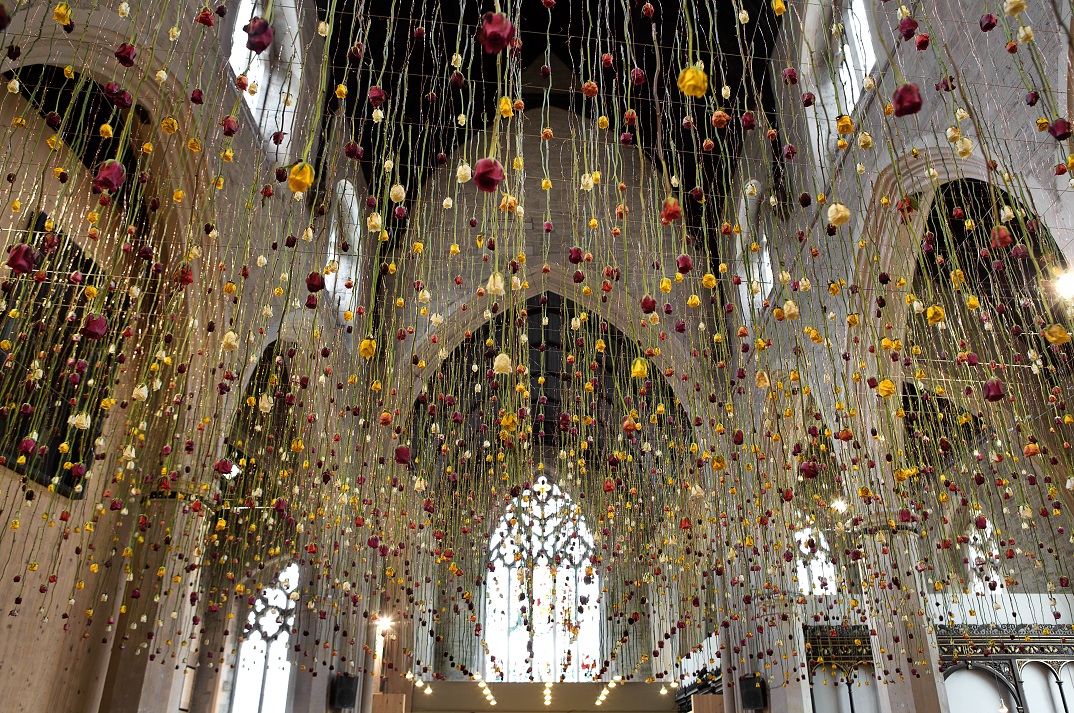 Roses Installation - The Garden Museum, London (2013). Materials: Roses, copper wire.