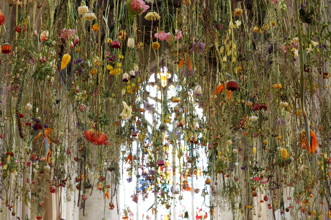 The Flower Garden Display'd Installation - Fashion & Gardens, The Garden Museum, London (2014). Materials: Mixed flowers, copper wire.