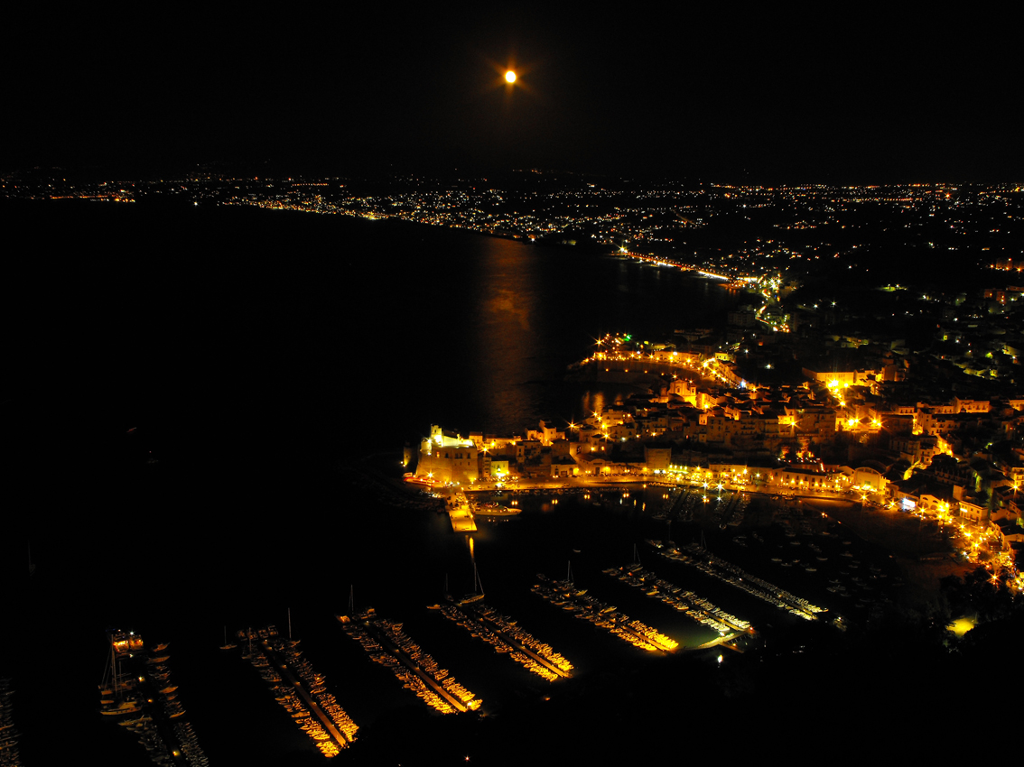 Flickr - Castellammare Del Golfo At Night - Miguel Virkkunen Carvalho